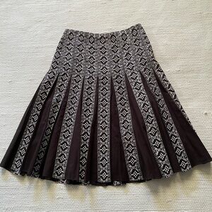 Ann Taylor Brown A-Line Embroidered Midi Lined Pleated Skirt Size 2P